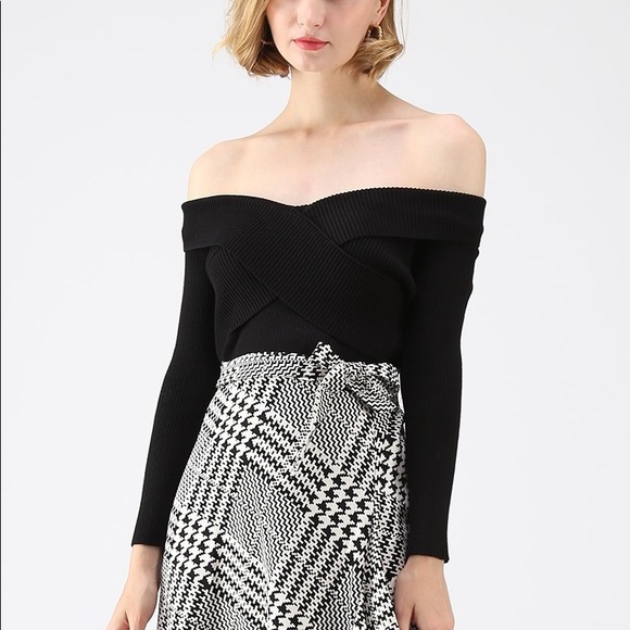 NWT Chicwish Off The Shoulder Knit Top Black Small - Picture 2 of 10